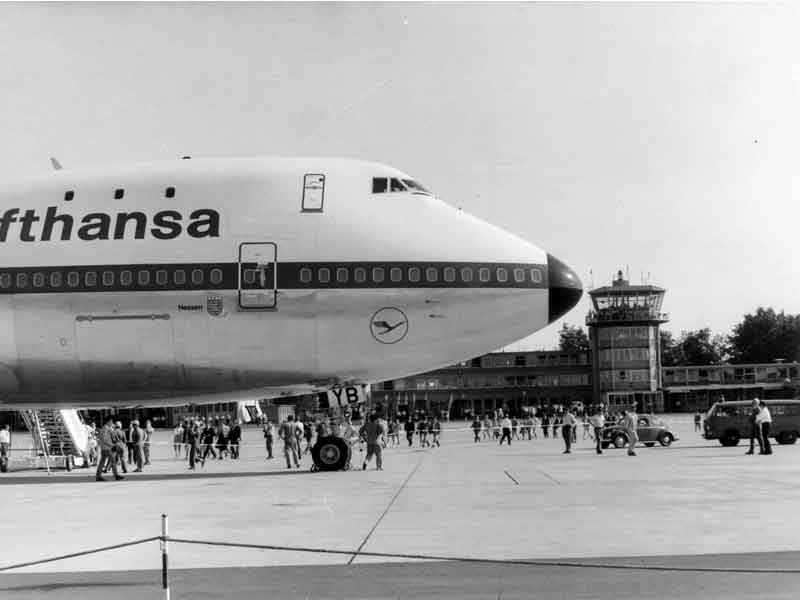 A picture of the Boeing 747-100 that Lufthansa lost in Nairobi in 1974.