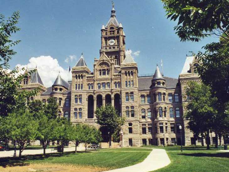Salt Lake City townhall. Image from Wikipedia.