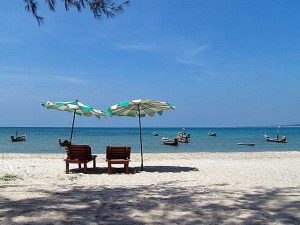 Peaceful Nai Yang Beach on Phuket.