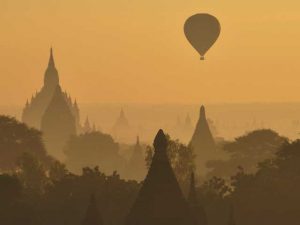 ballooning over bagan