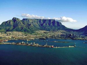 The majestic Table Mountain in Cape Town.