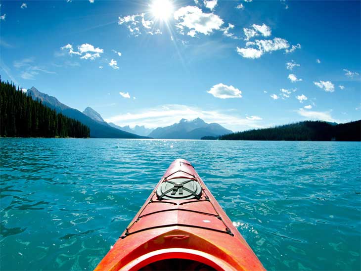 kayaking trips canada